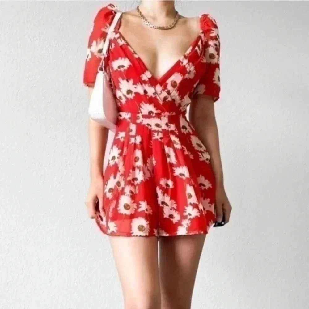 Urban Outfitters Romantic Chic Red & White Spring Floral Romper Size S Small